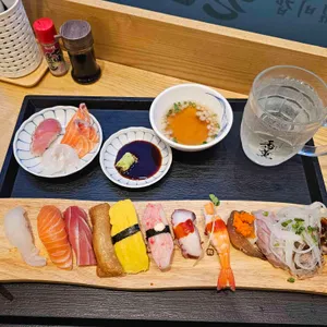 윤초밥 대표 사진