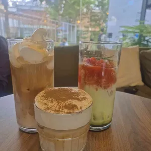 어나더사이드 사진