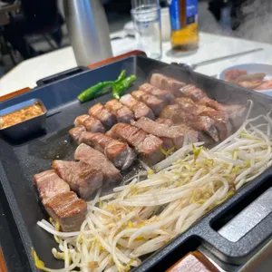 슭돈 대표 사진