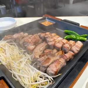 슭돈 대표 사진