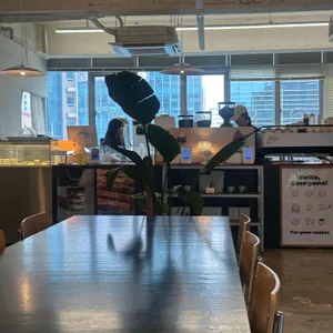 유월커피 대표 사진