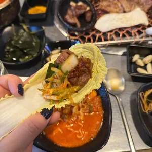 돼지전설 대표 사진