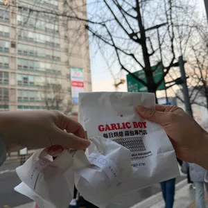 갈릭보이 대표 사진