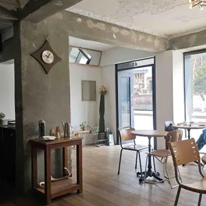 허스밴즈 대표 사진