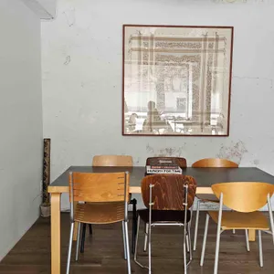 허스밴즈 리뷰 사진