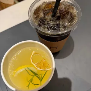 프리젠트 카페 사진 1