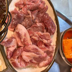 신림돼지뽈살 사진