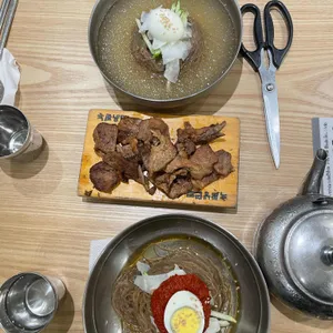 육쌈냉면 사진