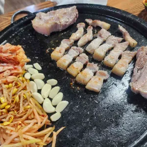 상규네 돌판삼겹살 사진