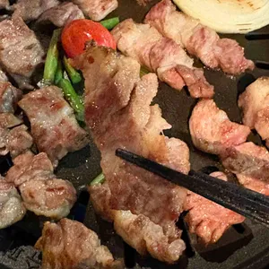 고기에 꼬치다 사진