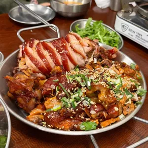 욱이족발 대표 사진