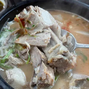 거상수육돼지국밥 사진 1