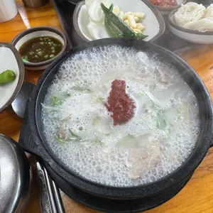 거상수육돼지국밥 대표 사진