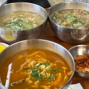 우이천닭칼국수 사진 1