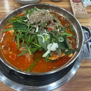 푸짐한감자탕 사진 1