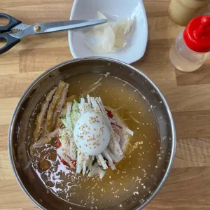 장수육전밀면 사진 1