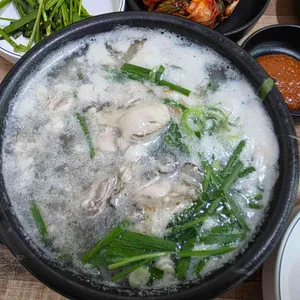 김명자굴국밥 사진 1