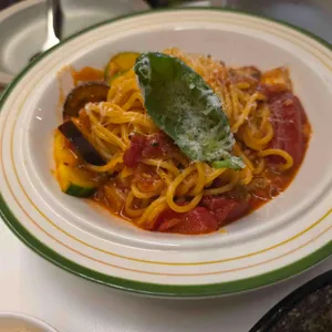 오퍼스 대표 사진