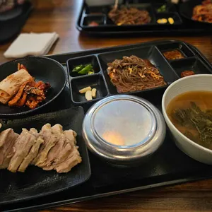 사또통족발 사진 1