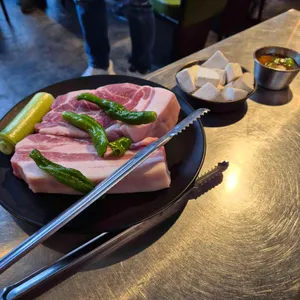 돈멜 사진