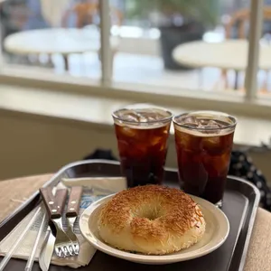 어글리 베이커스 베이글 사진 1