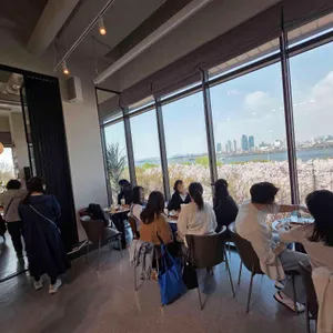 강변서재 리뷰 사진