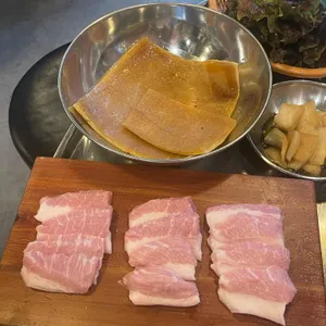 박달박가네숯불껍데기 사진 1