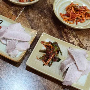 이유간 백년칼국수 대표 사진