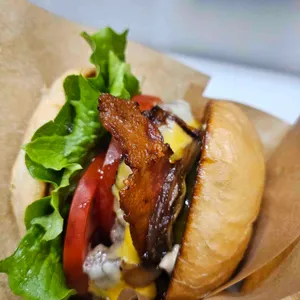 포어썬즈 대표 사진