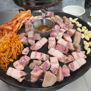 할매솥뚜껑삼겹살 사진