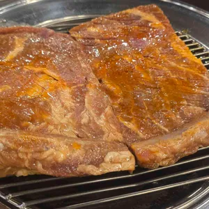 흥부골숯불돼지왕갈비 사진 1