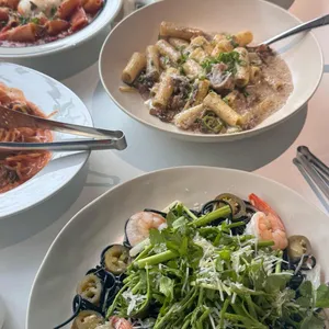 베리키친 강남 대표 사진