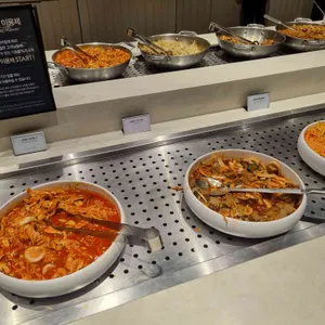 애슐리 퀸즈 대표 사진