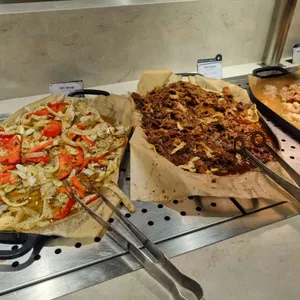 애슐리 퀸즈 대표 사진