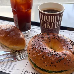 컴바인베이커리 사진 1