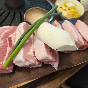 월드한우구이촌 사진 1