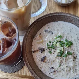 윌로우테이블 사진