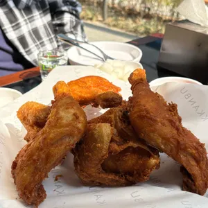 깐부치킨 사진 1