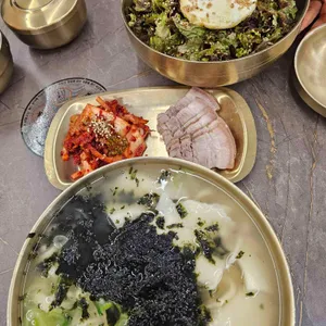 김경자원조손칼국수&보쌈 대표 사진