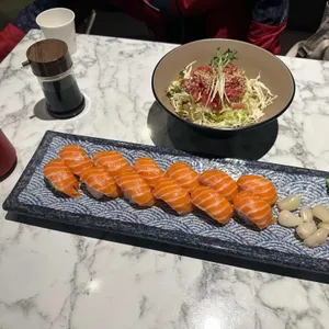 육회바른연어 사진 1