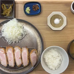 톤진 대표 사진