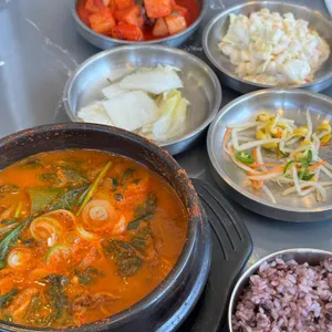 보양촌 흑염소요리전문점 사진 1