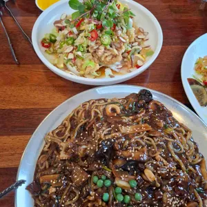 향연 대표 사진