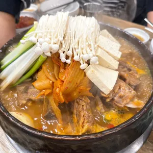 푸짐한감자탕 사진 1