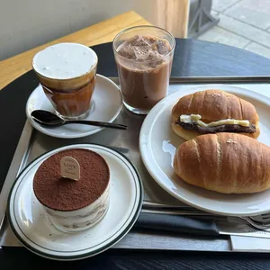 이도림 블로트커피 X 베이크 사진 1