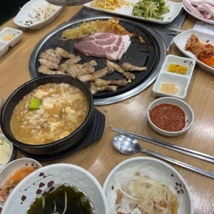 박은백돼지한마리 사진