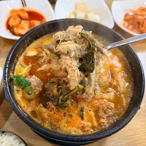옛날시골집얼큰이뼈해장국 사진 2