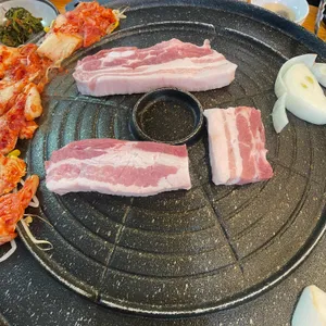강박사 돌솥쌈밥 사진 1