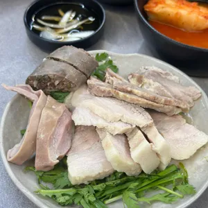 활력은 장수국밥 사진 1