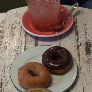 퀸즈베리도넛하우스 사진 1